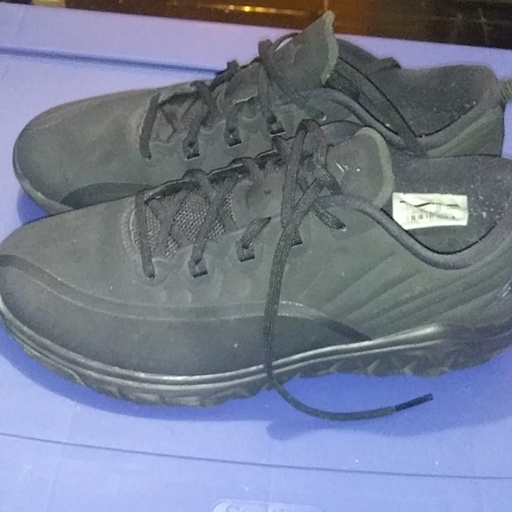 Jordan sneakers - Picture 2 of 3